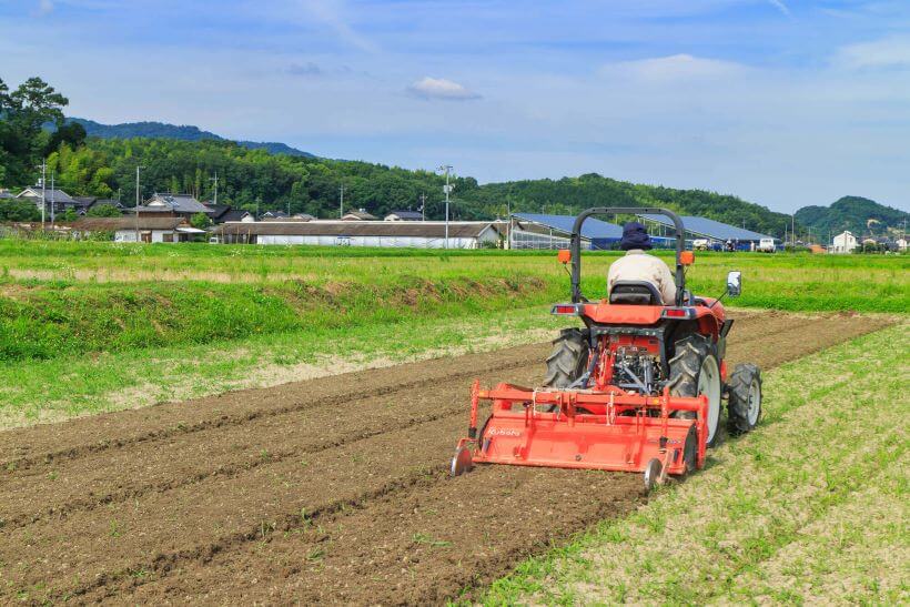 山林や農地などの土地を相続したら？手続き・書類・費用、評価方法を