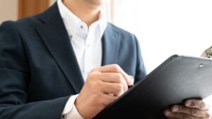 死亡から10年後でも相続放棄できる？可能なケースや注意点、専門家の費用を解説_サムネイル