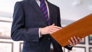 相続財産清算人(相続財産管理人)とは?役割や手続きの流れを解説_サムネイル