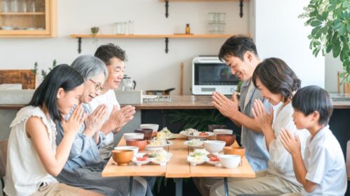 親族とは?法的に親族とされる範囲と親族にまつわる用語を解説_サムネイル