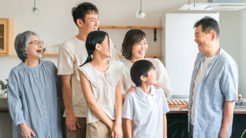 血族とは？定義や範囲、「血縁」「親族」との違いを詳しく解説します_サムネイル